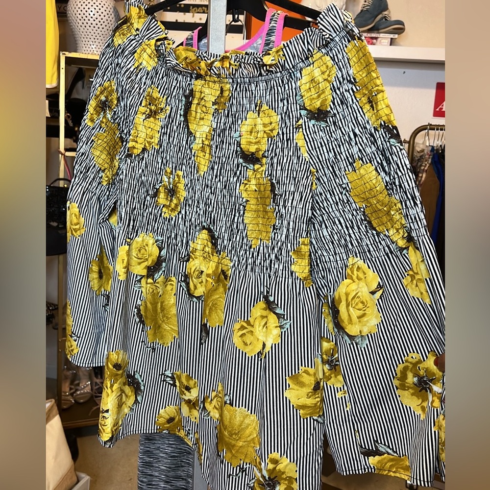 Mileage Yellow Floral with Black Striped Blouse 2X - Picture 4 of 7